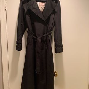 Authentic Women's Burberry Trench coat